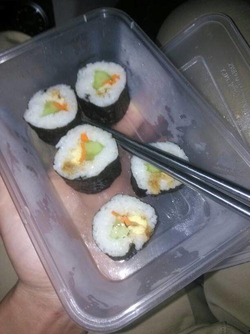 形容吃瓜诗句的句子,品味古风中的吃瓜艺术